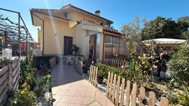 Vila Margine Rosso con ampio giardino