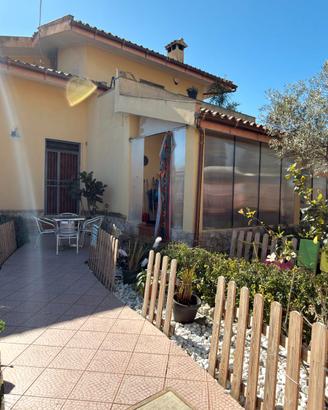 Vila Margine Rosso con ampio giardino
