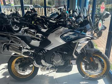 CFMOTO MT700