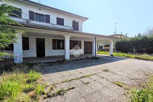 VILLA SINGOLA A CURTATONE