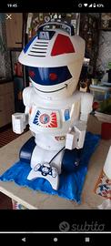 emiglio robot con vassoio e telecomando 