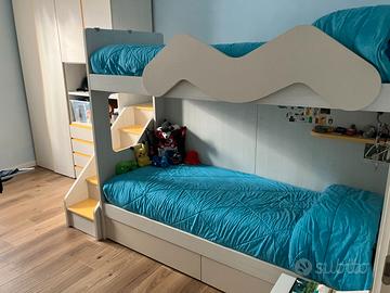 Cameretta a ponte con letto a castello