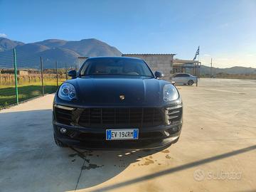 PORSCHE Macan - 2014