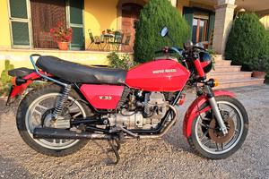 Moto Guzzi V35 