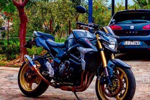 Suzuki gsr 750