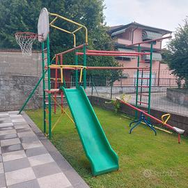 scivolo con altalena