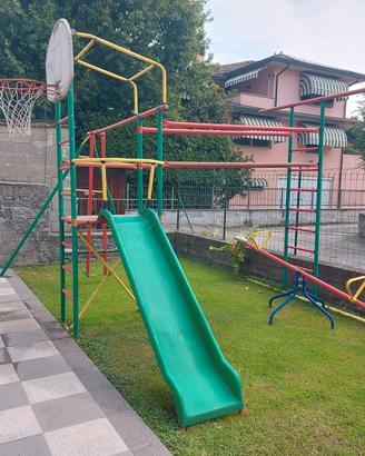 scivolo con altalena