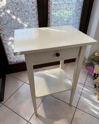 Comodino IKEA HEMNES