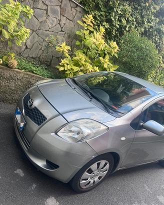 Toyota Yaris 1.3 08/2006 benzina 