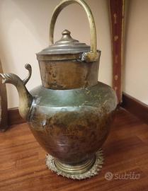 antica brocca in rame