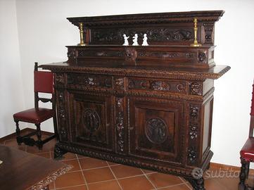 2 CREDENZE STILE GOTICO