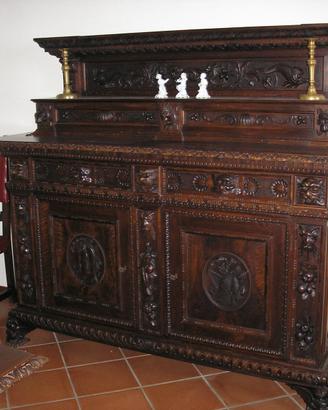 2 CREDENZE STILE GOTICO