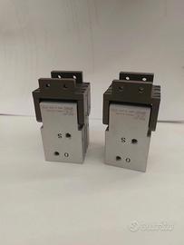 Pinza pneumatica SMC MHW220D1-Nuova mai utilizzata