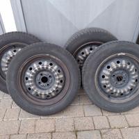 treno di 4 gomme suzuki swift con cerchi