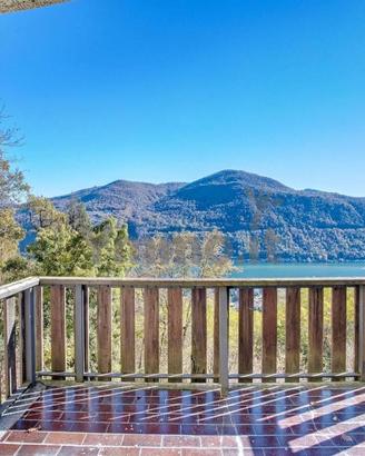 Villetta a schiera di 180 m² con più di 5 locali a