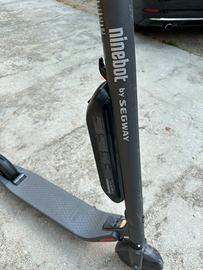 Monopattino elettrico Ninebot ES4