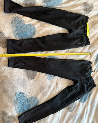 Due pantaloni tuta KIPISTA 12 anni