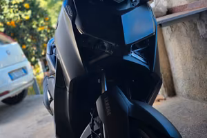 Yamaha xmax tech dark magma  125cc  2024