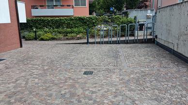 Via malta posto auto in cortile chiuso