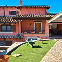 Villa su 3 livelli di mq. 220