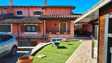 Villa su 3 livelli di mq. 220