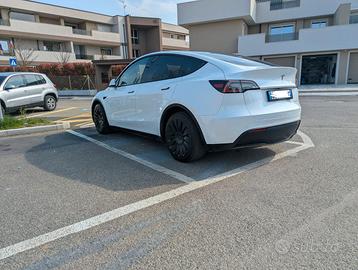 TESLA MODEL Y  LONG RANGE AWD