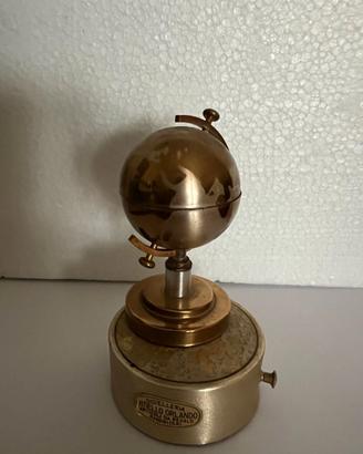 Mappamondo da tavolo vintage Accendino Carillon