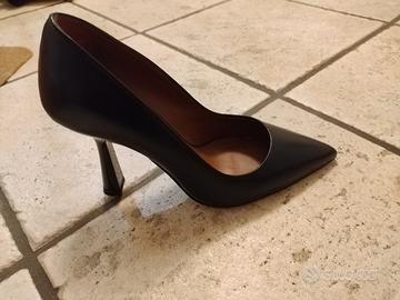 Décolleté in pelle nere con tacco 