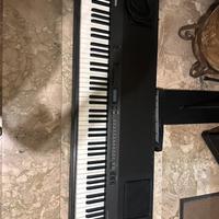 Pianoforte yamaha P200