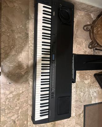 Pianoforte yamaha P200