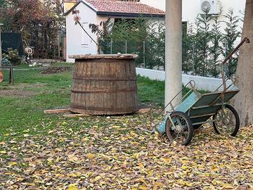 Tini in legno per vino