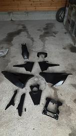 Plastiche nere Husqvarna 701