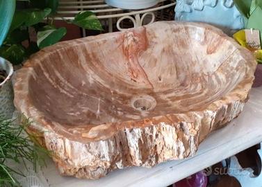 Lavabo in legno fossile