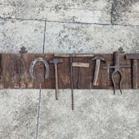 Vecchi attrezzi di vario genere