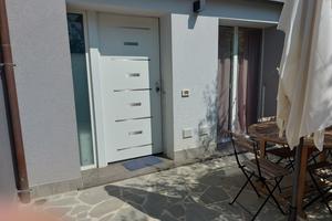 Vicin mare e centro,2 camere,2 bagni,giardino