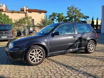 Golf 1600 benzina con soli 139000 km