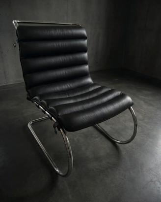 Poltrona Lounge in Pelle con Struttura Cromata