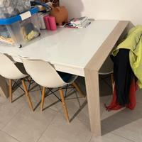 Tavolo con sedie