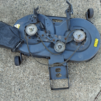 Piatto trattorino tagliaerba