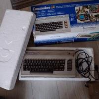 commodore 64 con accessori e giochi