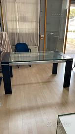 Tavolo con pianake in cristallo