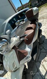 Scooter Beverly 300 ie