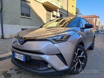 TOYOTA C-HR 1.8 Hybrid trend pelle ecc 99km