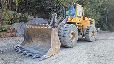 PALA GOMMATA VOLVO L150E