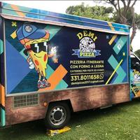 Food truck pizzeria
