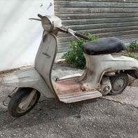 Lambretta J50-no Vespa