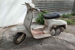 Lambretta J50-no Vespa