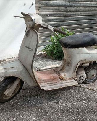 Lambretta J50-no Vespa