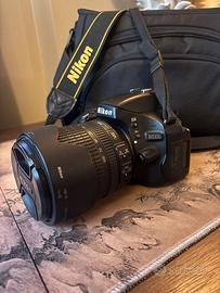 Nikon D5100 + Obiettivo 18-105mm VR + Borsa