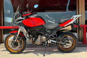 QJ MOTOR SRT 700 SX ROSSA